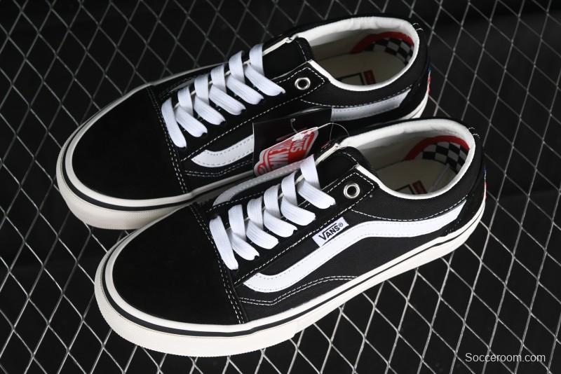 Vans Old Skool Low-Top Retro Skate Shoes in Black & White - VN0A5KRXBA2