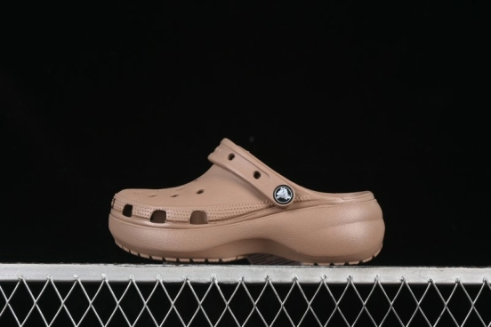 Crocs Classic Clog Cloud Retro Sandals with Adjustable Heel Strap - B.D4