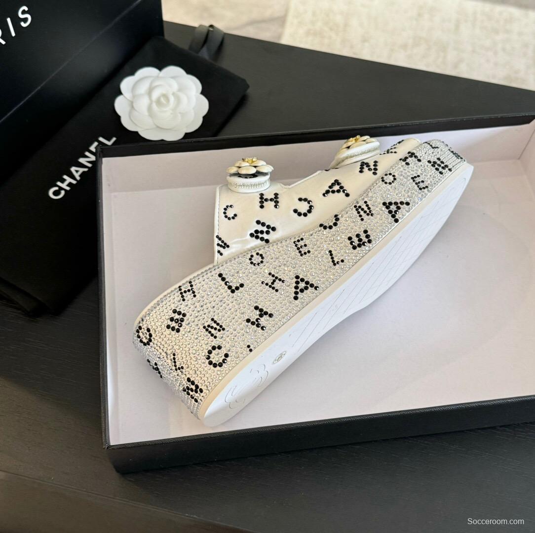 2025 CHANEL White Leather Slippers LY00330