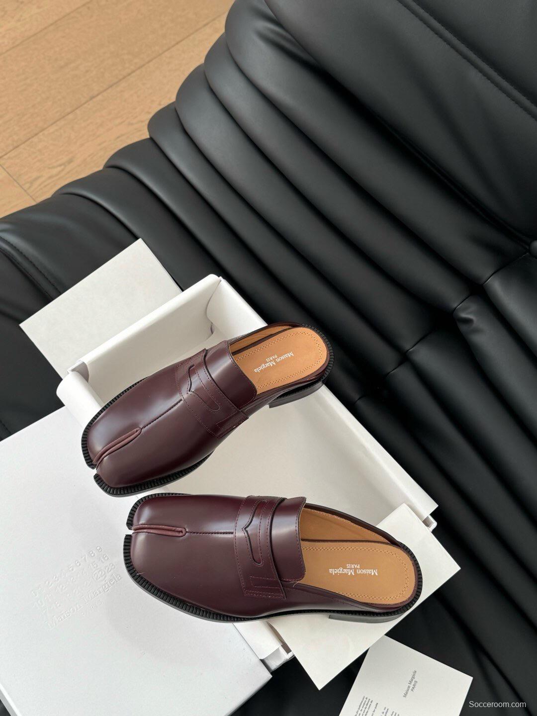 2025 Women MM6 Brown Leather Tabi Loafers