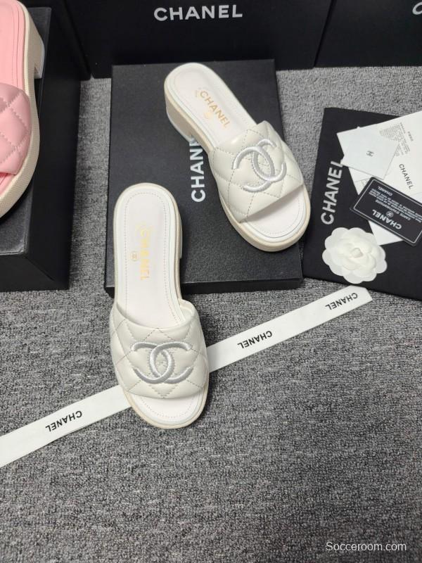 2025 Women Chanel White Leather Slippers