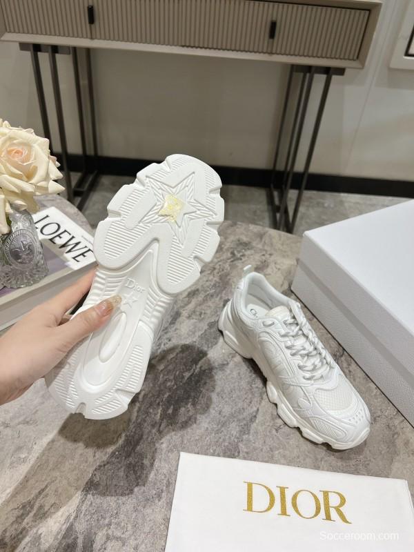 2025 Women Dior White Fabric Running Shoes KFY00370